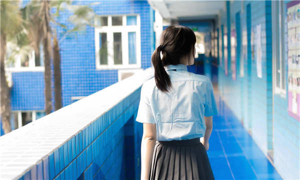 宜良如何找到一个可以帮助我生孩子的女人？